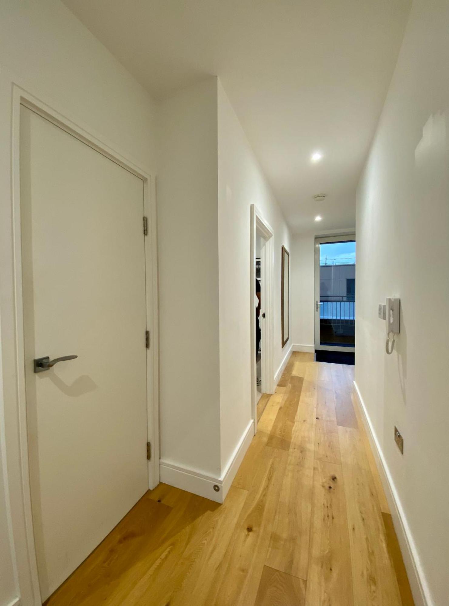 Spacious 2 Bedroom Penthouse Retreat London Exterior photo