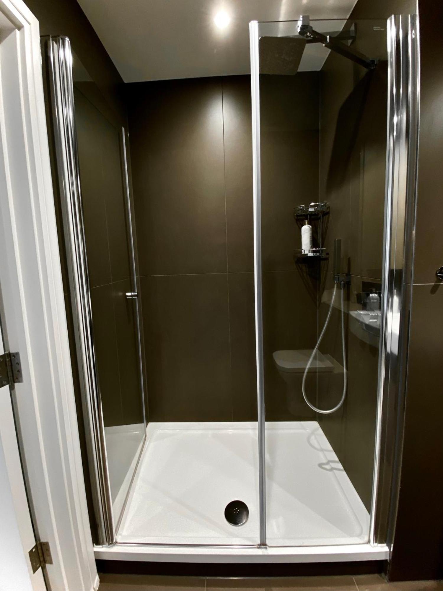 Spacious 2 Bedroom Penthouse Retreat London Exterior photo